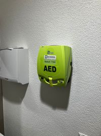 Wandmontage eines Zoll AED Plus
